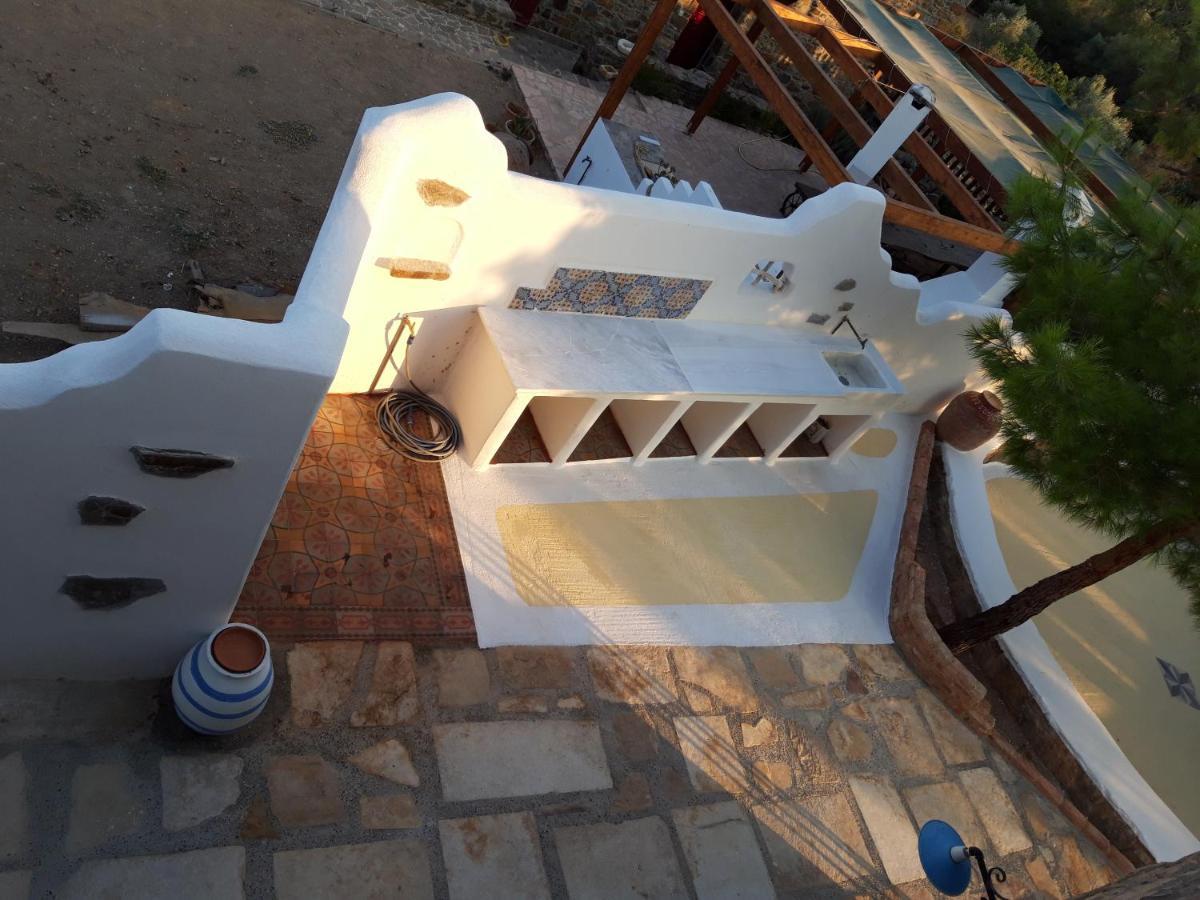 Aspros Pyrgos Holiday home *