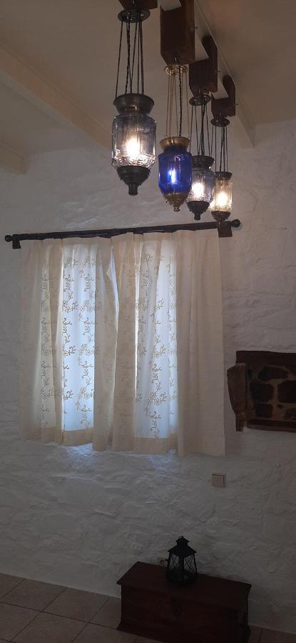 Aspros Pyrgos * Volissos