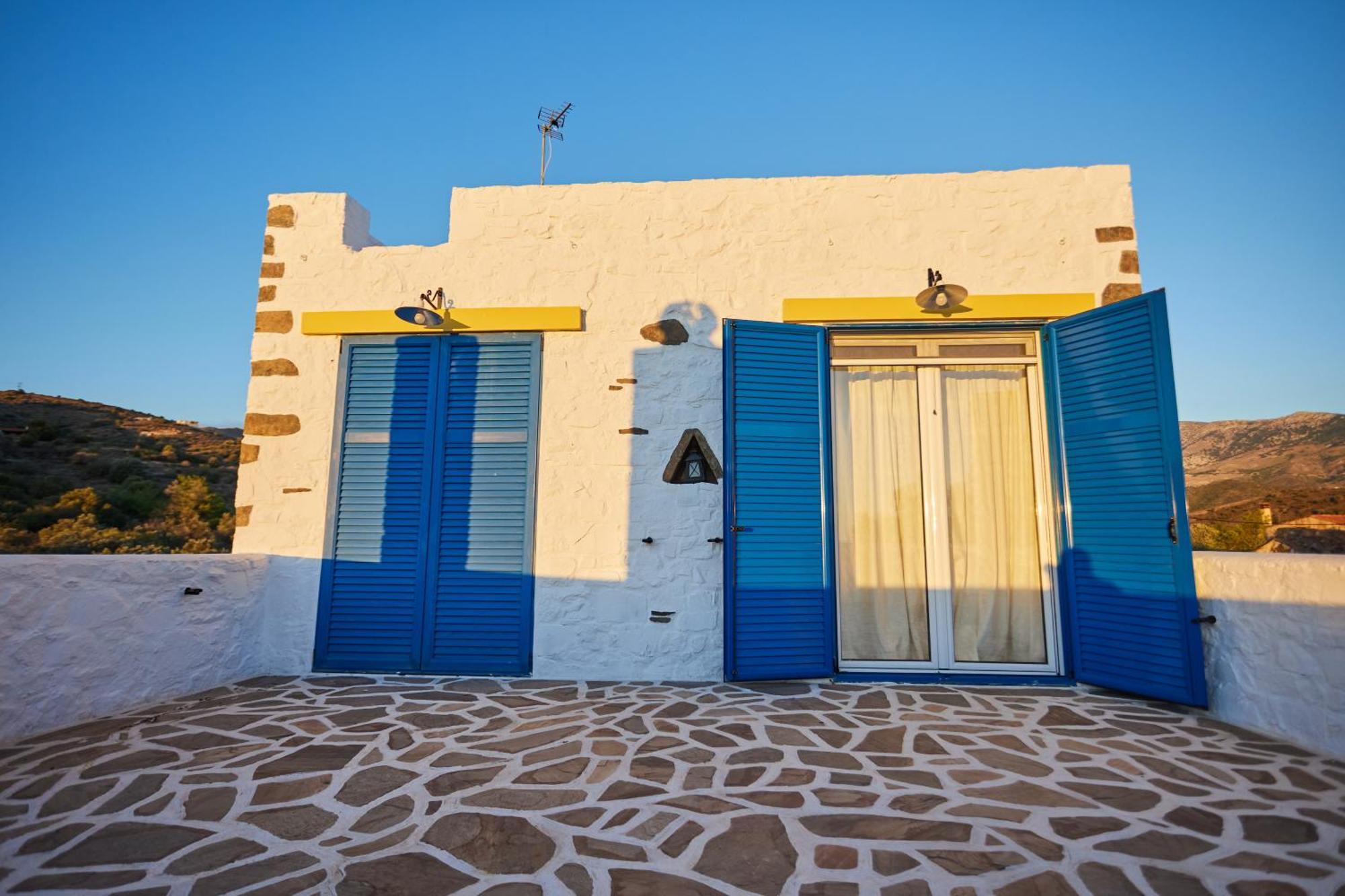 Holiday home Aspros Pyrgos Volissos