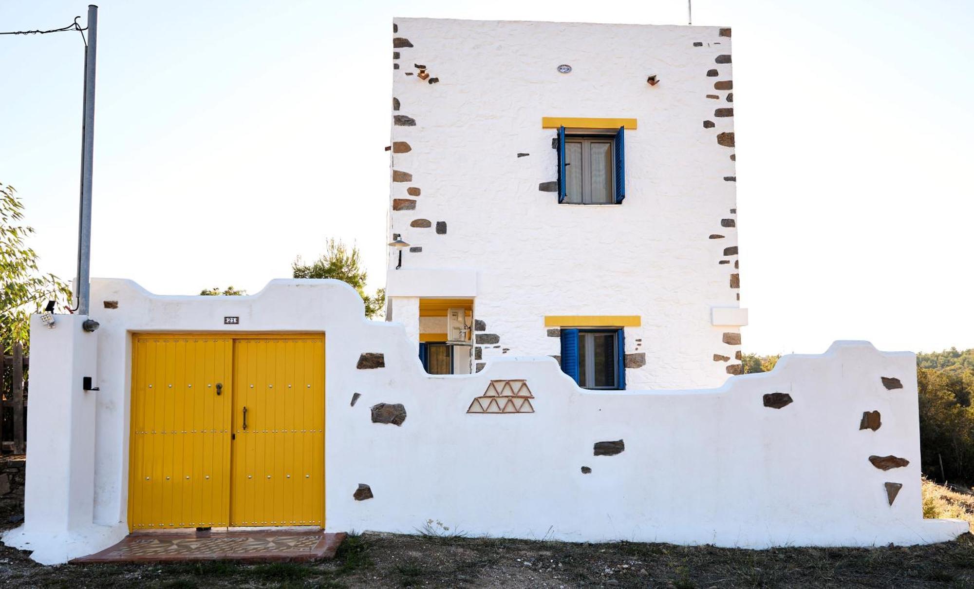 Holiday home Aspros Pyrgos Volissos